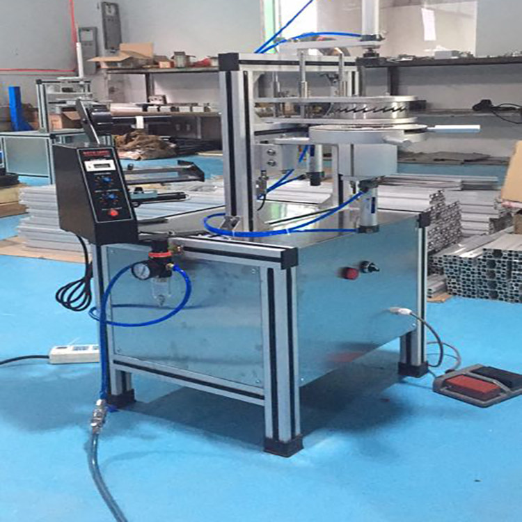 Semi-automatic pneumatic round soap pleated packing machine