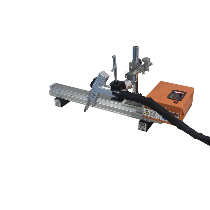 Fully automatic straight-line guidance tool for laser welding and cutting