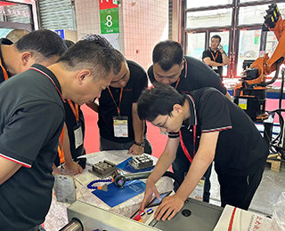 A Green and Efficient Non-Contact Revolution: Application of Pulsed Laser Cleaning Technology in Mold Cleaning