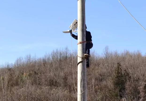 民生服务‖玉皇村亮了！爱心路灯照亮乡村振兴路