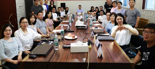 “只争朝夕，不负韶华”万佳集团2020年年中总结会议圆满结束