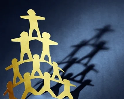 博士和局长上厕所，故事很短，意味深长！