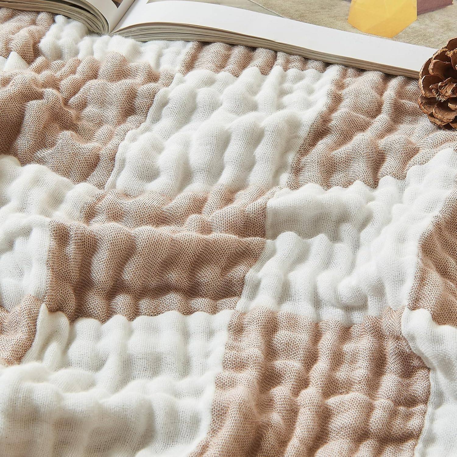 Color woven checkered wrinkled fabric blanket