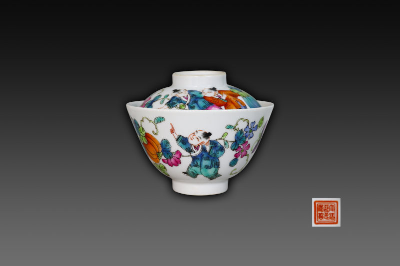 道光年制粉彩人物盖碗