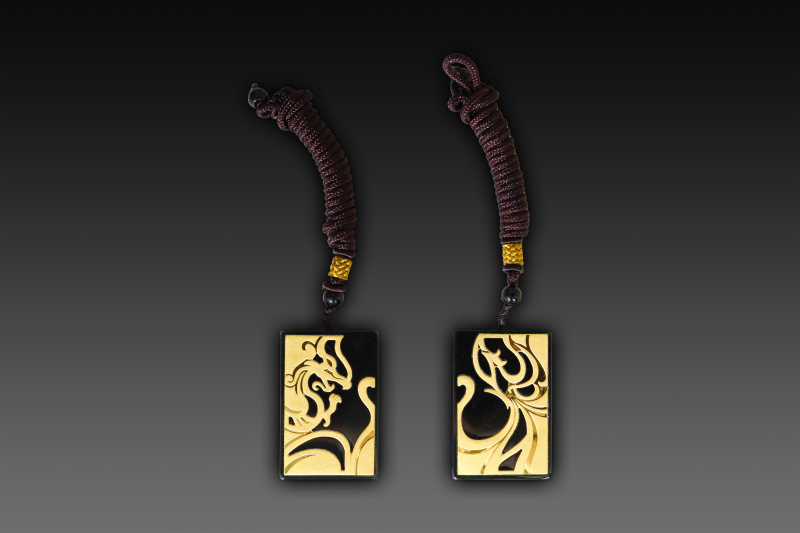 和田玉龙凤金镶玉一对