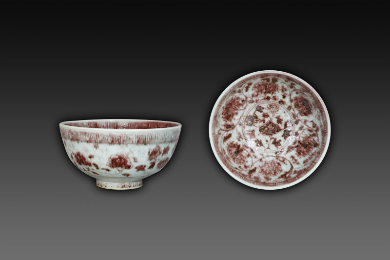 元代釉里红缠枝牡丹纹碗