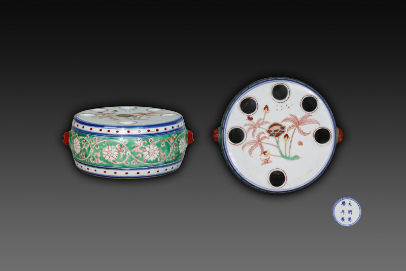 大明万历年制五彩花插