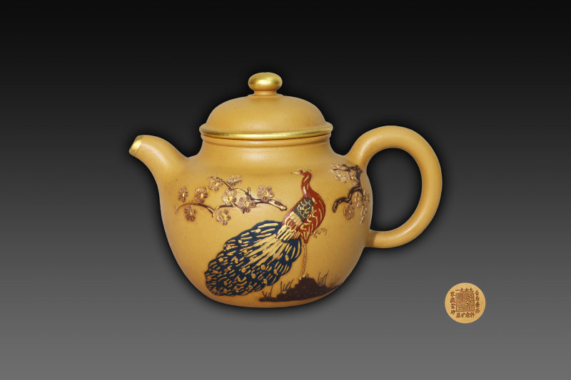 顾景舟款浮雕描金凤纹紫砂壶