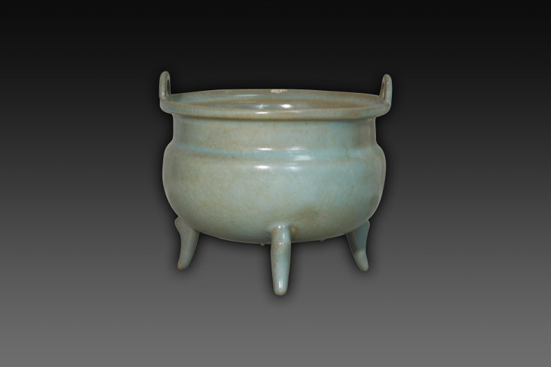 宋代汝窑三足香炉
