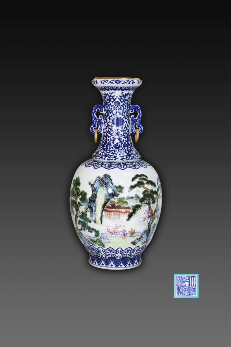 青花粉彩山水缠枝双耳赏瓶