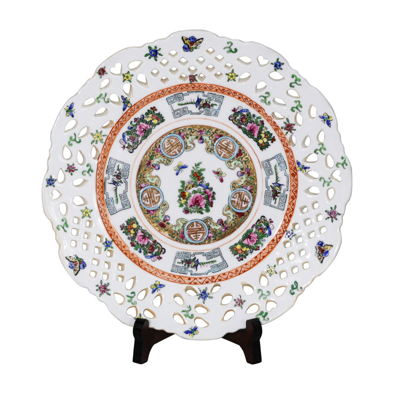 玲珑粉彩镂空盘