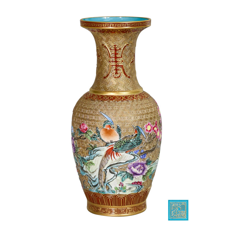 清乾隆金彩寿翎瓶