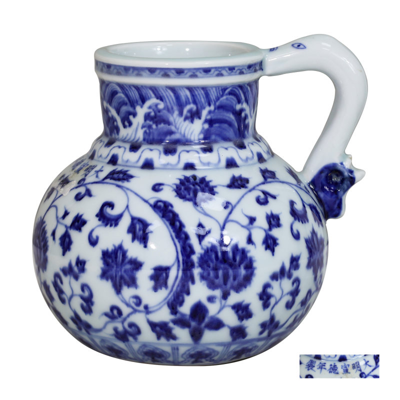 明宣德青釉缠枝执壶