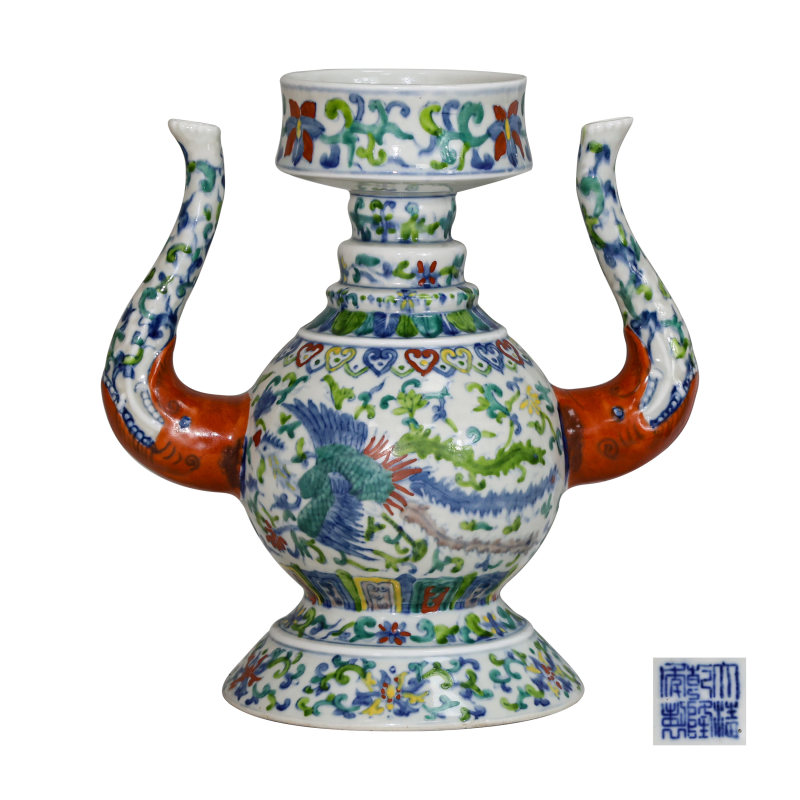 清代乾隆斗彩龙凤缠枝纹贲巴壶