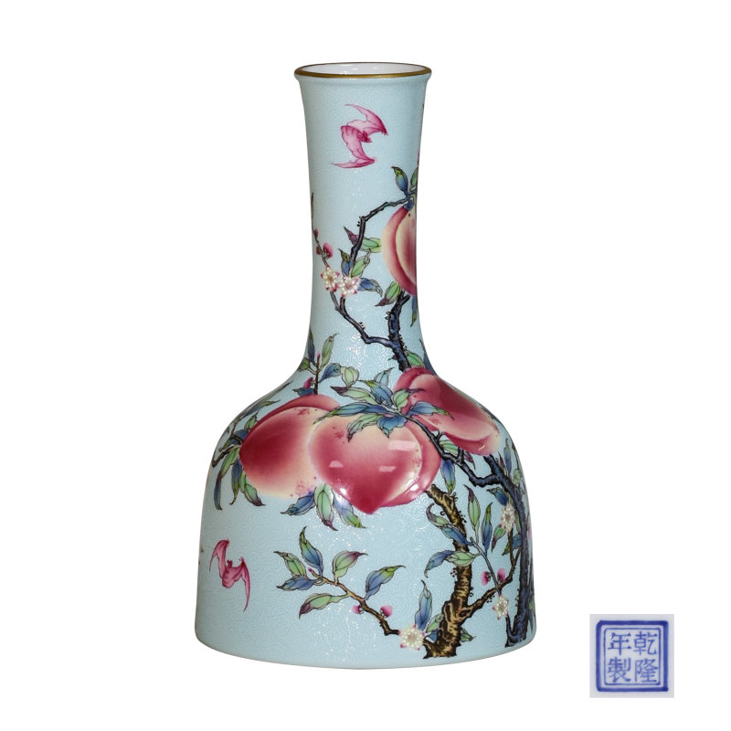 清乾隆轧道珐琅彩福寿纹摇铃尊