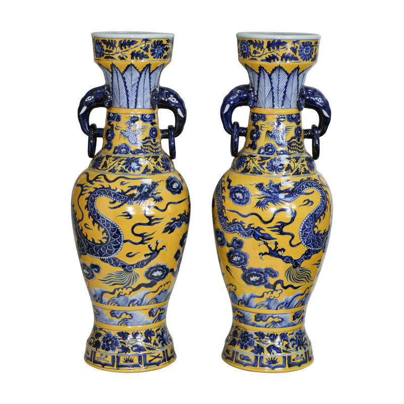 黄地青花龙纹象耳瓶