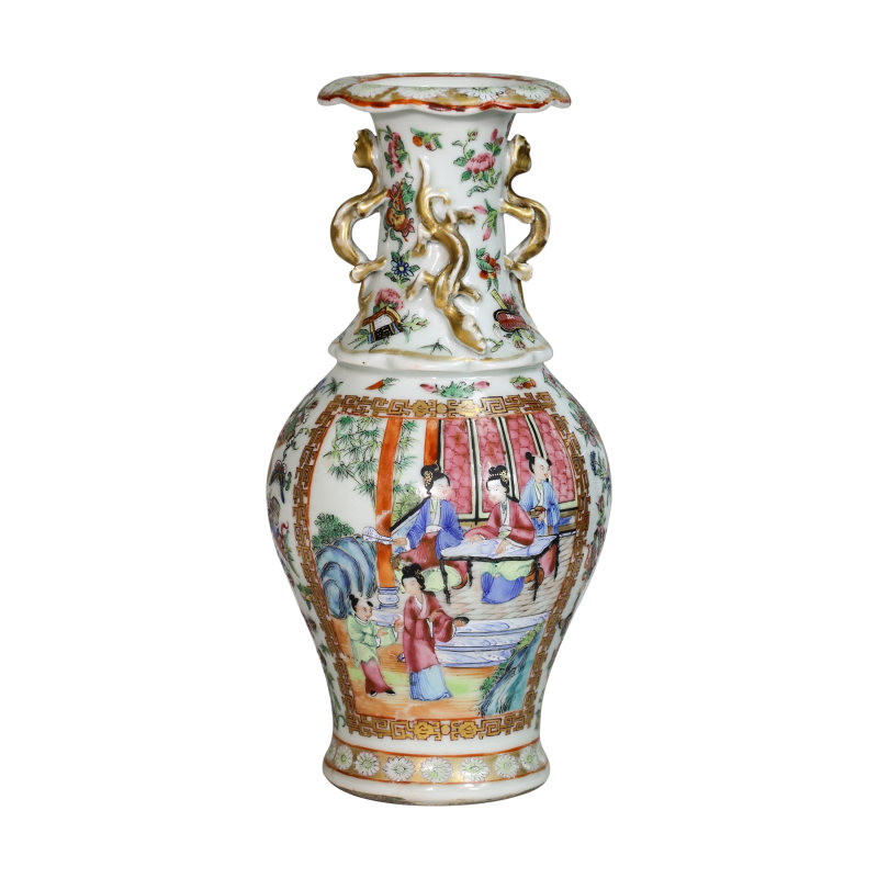 清代道光广彩四龙耳人物橄榄瓶