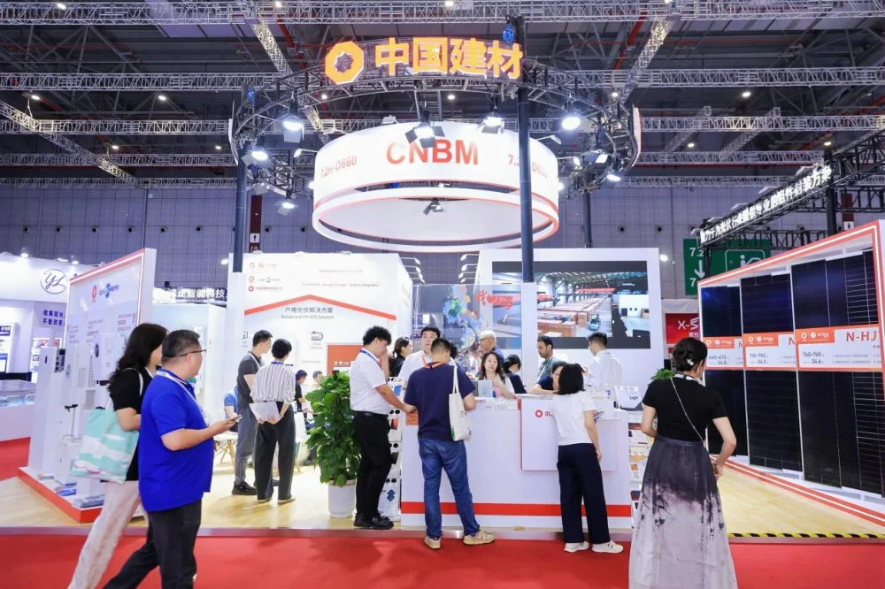 Media Focus | Xinhua News Agency Features: Three CNBM Group Enterprises Showcase Full‑Industrial‑Chain Strength at SNEC PV Expo