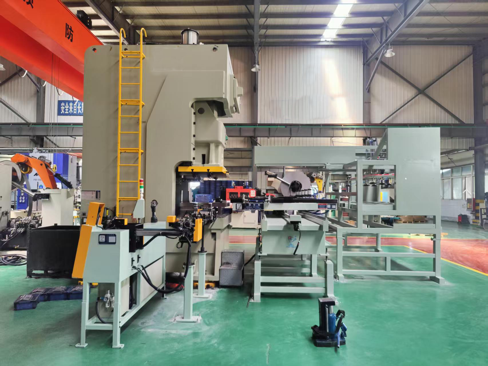 伺服板材送料器