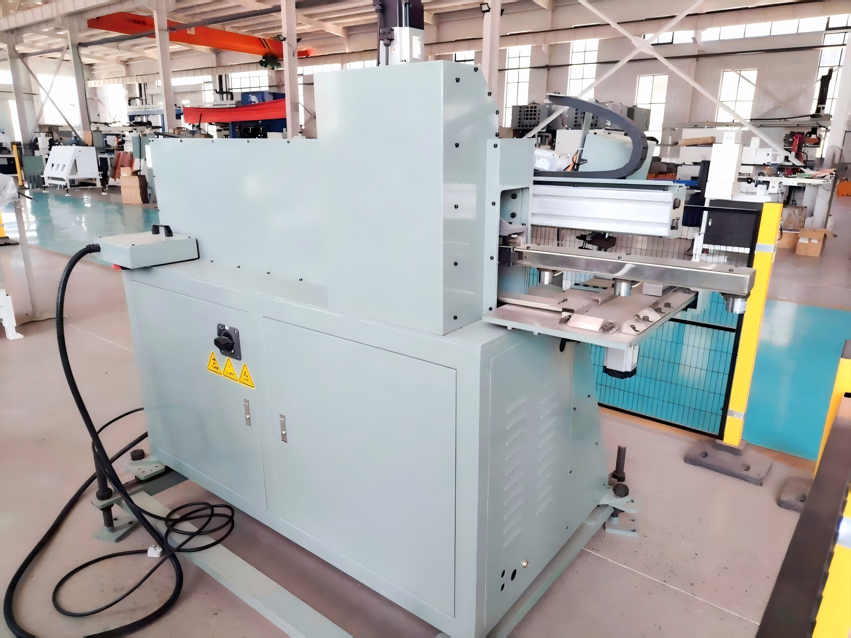 斜式三料仓上料机械手