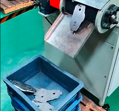 去毛刺机（四磨头）