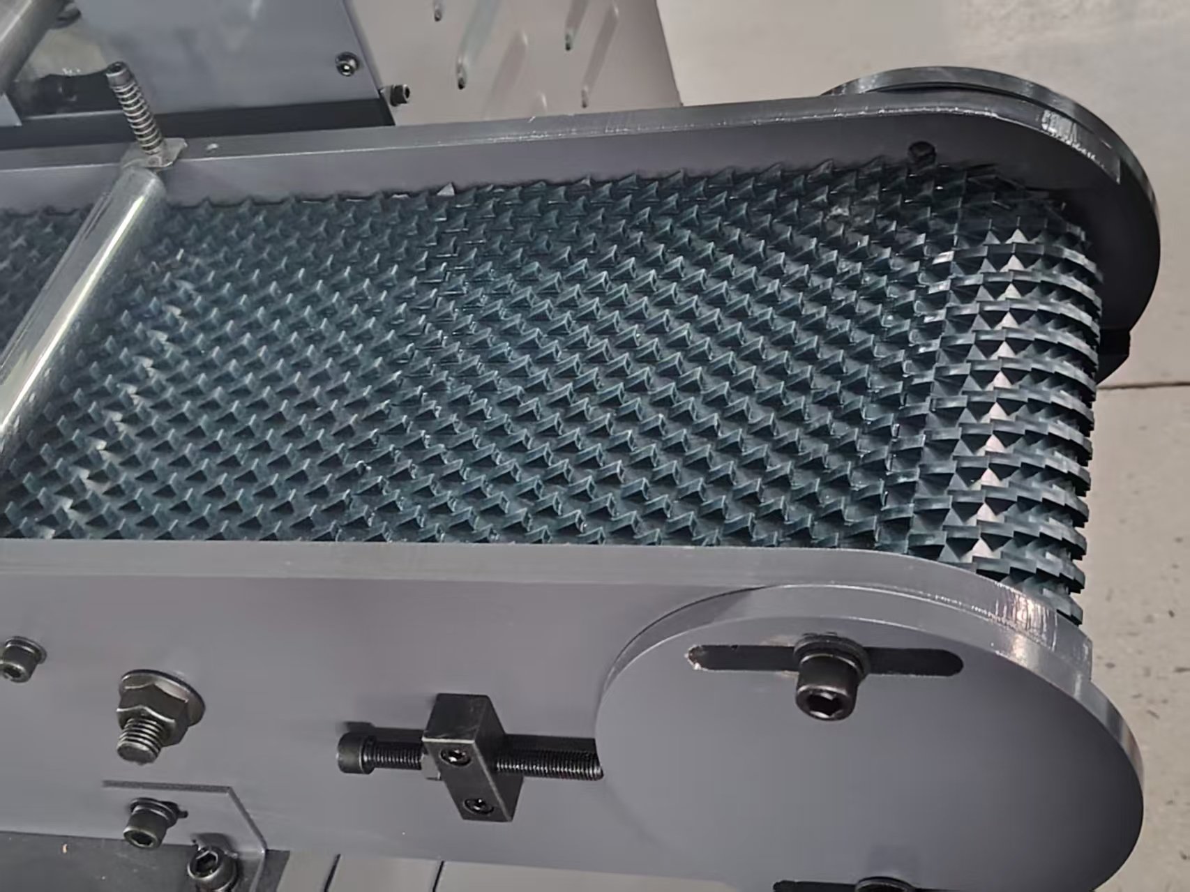 Deburring machine (four grinding heads)