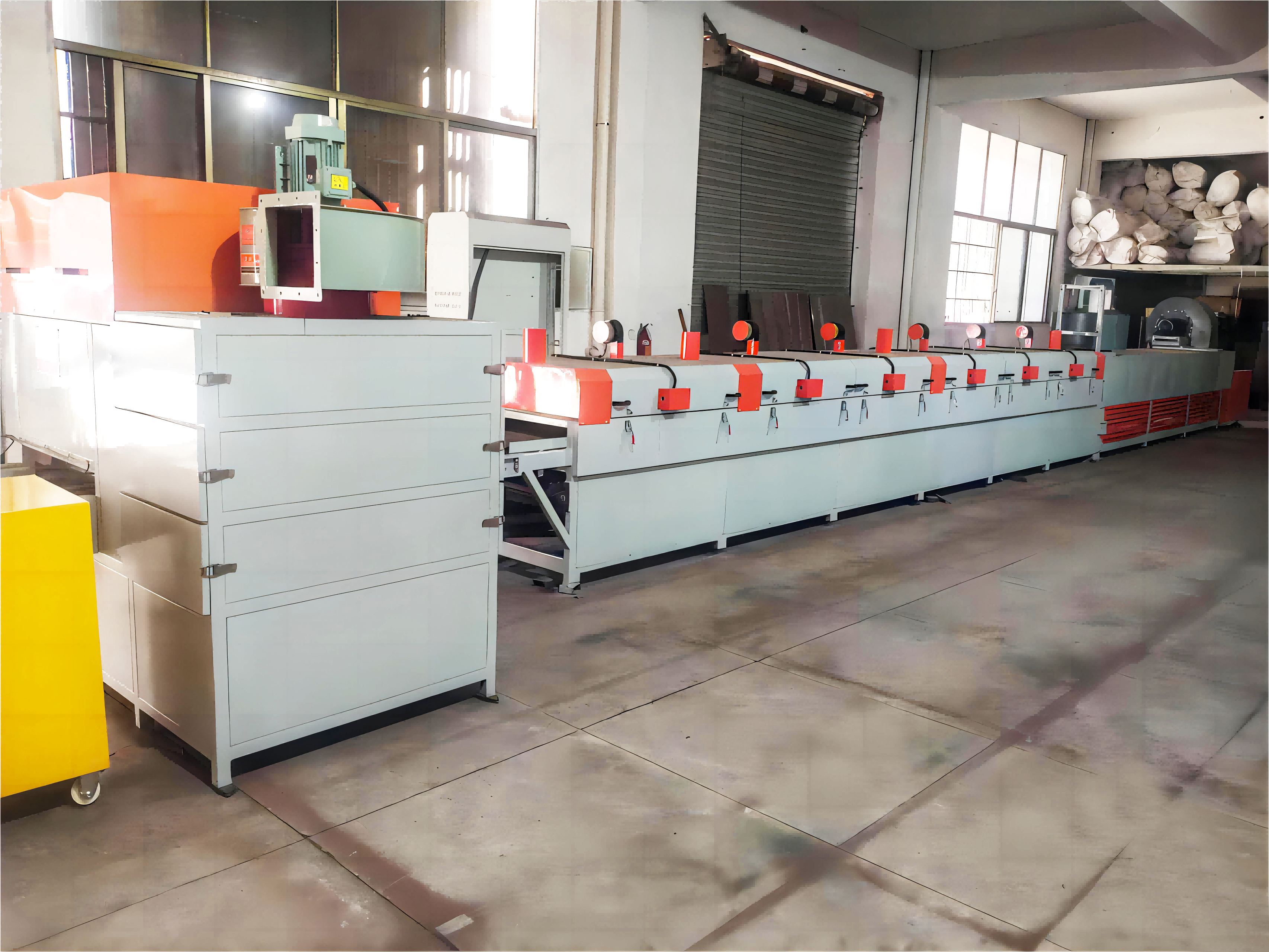 Automatic glue spraying machine