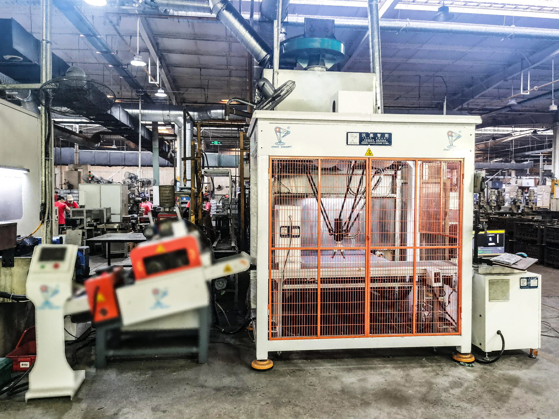 Parallel material handling robot