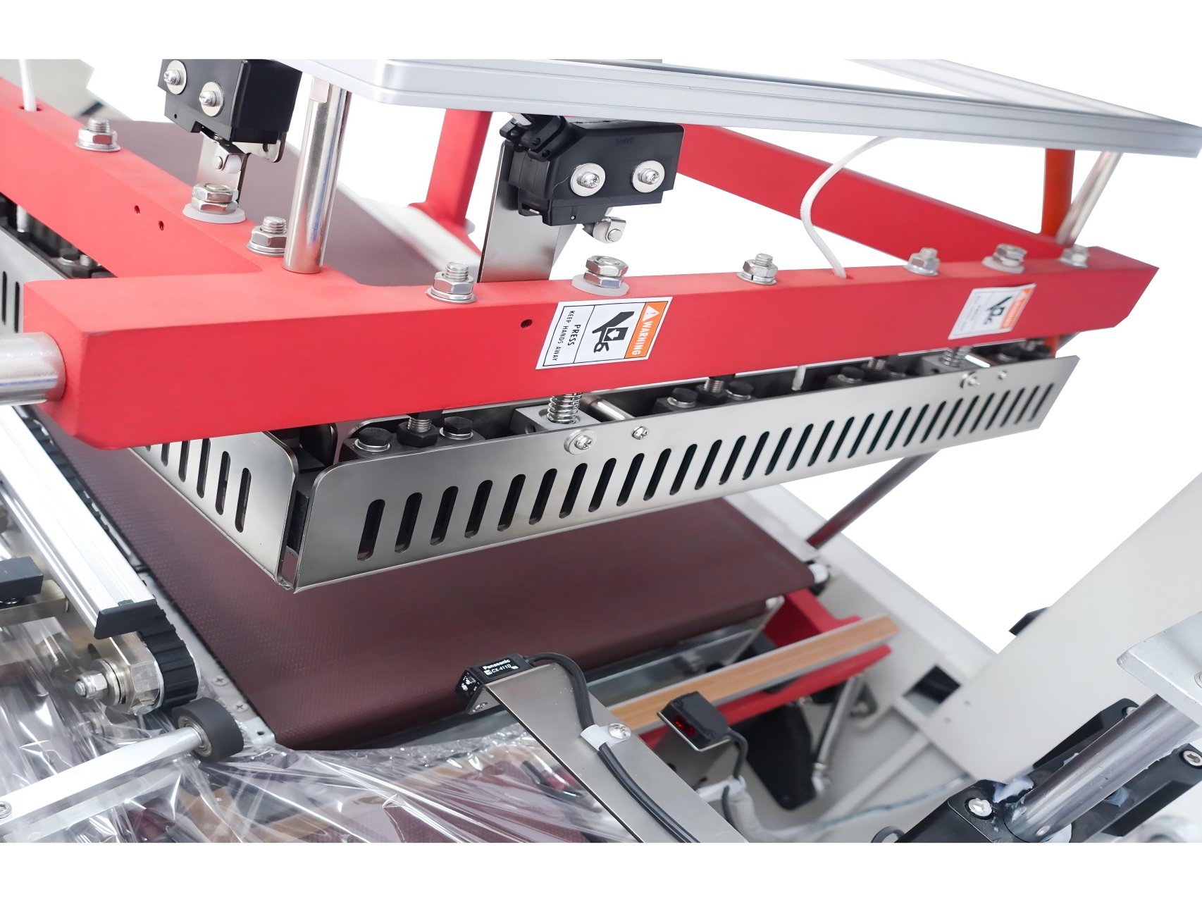 Fully automatic L-shaped sealing and cutting machine