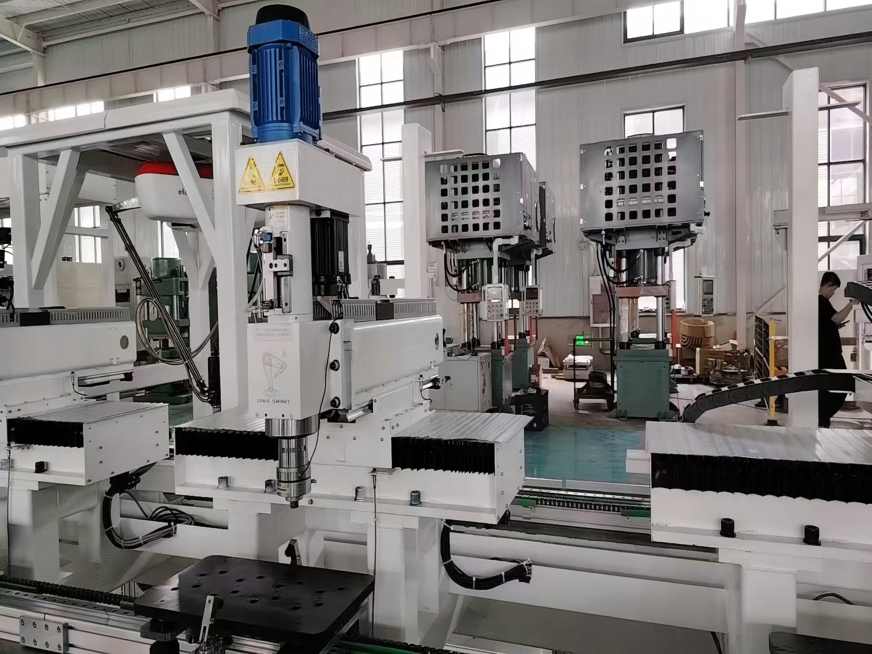 Ring-shaped visual riveting workstation