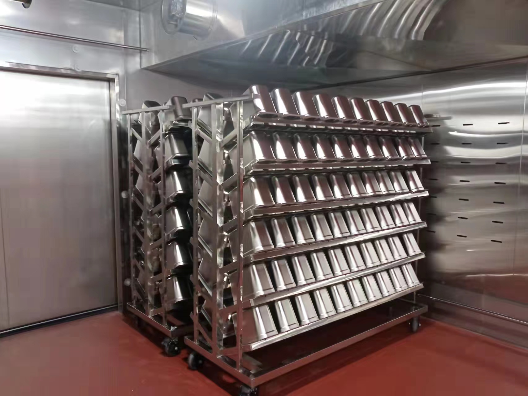 中央厨房餐具消毒房的标配设备有哪些？