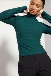 EXPLORE HIGH MOCK NECK LS FITTED TOP