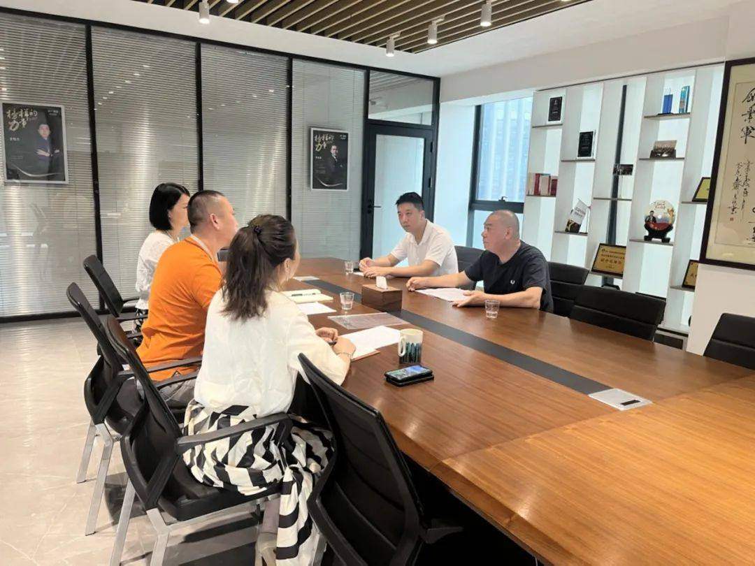 Chamber of Commerce News _ chairman Bai of Foshan Nanhai import and Export Chamber of Commerce visited Hogo to guide the work