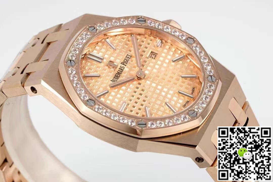 Replica Audemars Piguet Royal Oak Quartz 33MM 67651OR.ZZ.1261OR.03 11 Best Edition ZF Factory Gold Dial