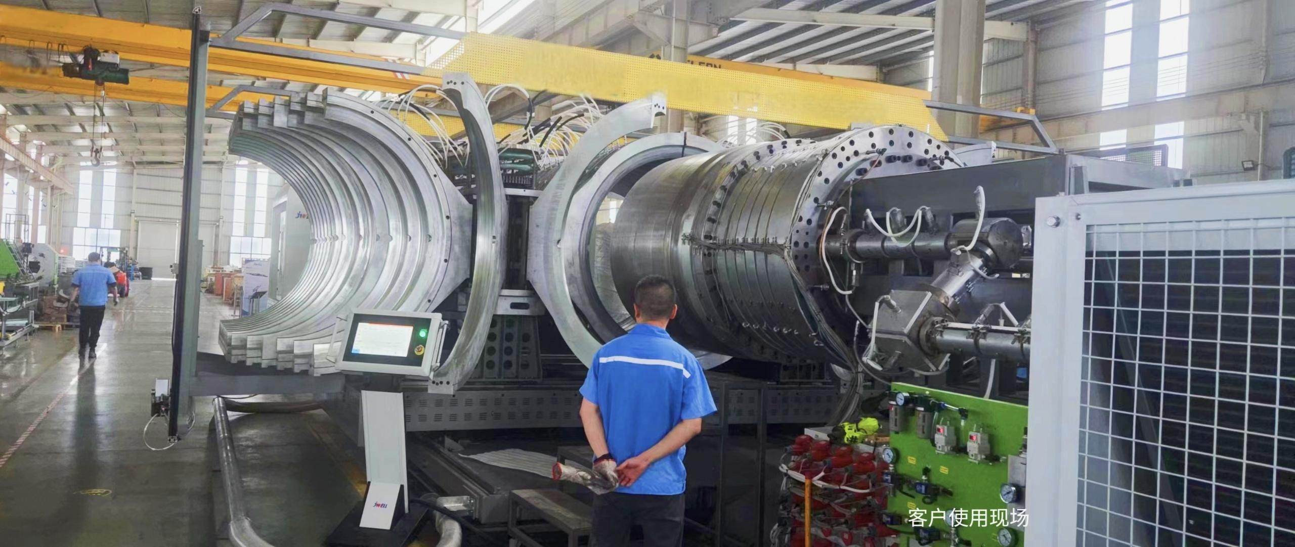 2024年，客户接到卧式机1600双壁波纹管的合同，询问多家铸造公司，对于这么大的模块铸造都没有信心去做，后面又找到我司，经过的我司技术工程师们的沟通交流，我司接下这个沟通，需要改进原来的铸造工艺，于同年6月份，在客户现场，卧式机1600双壁波纹管模块，一次性开机成功，完全达到客户的要求。