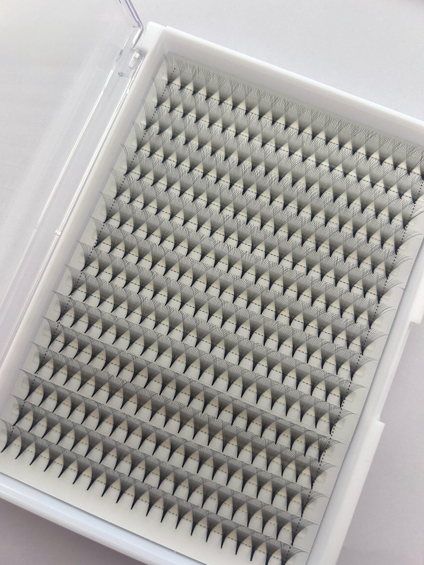 14D pointy base premade fans mega tray