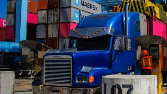 2025 年开始,港口集装箱运输量增长 0.7%