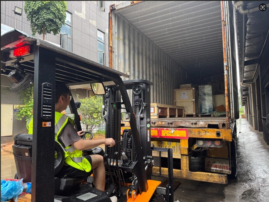 风雨无阻,奥迈通7月11日装柜发货