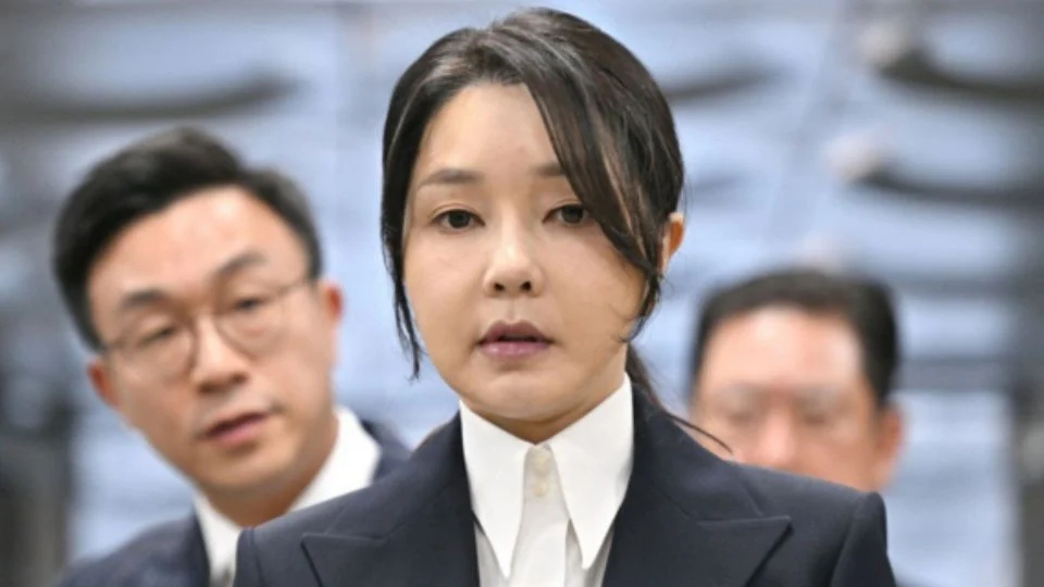 韩国前第一夫人因贪污滥用职权被捕