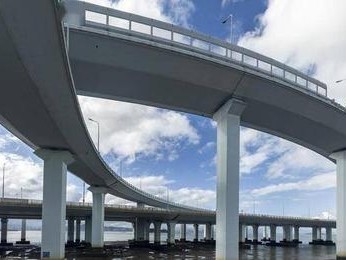 Water-based epoxy cloud iron anti-rust intermediate paint