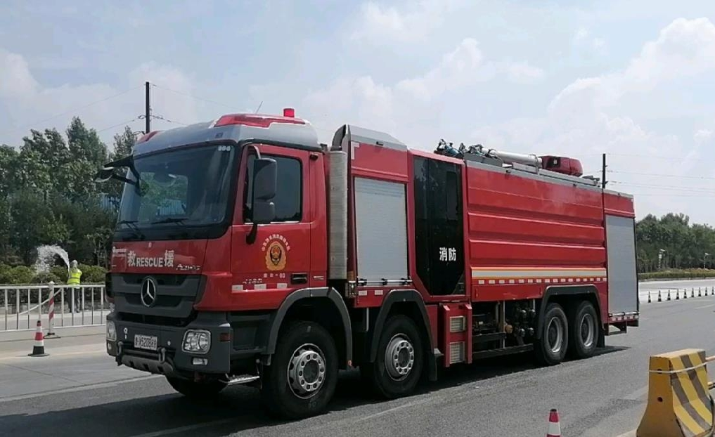 奔驰Actros-8x4系列