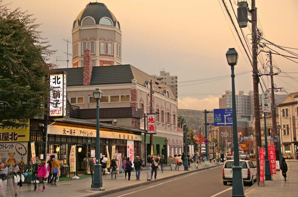 The port city of Otaru (Hokkaido) with a unique atmosphere