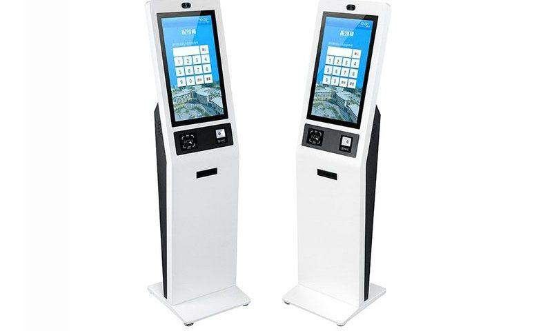 自助报到一体机
