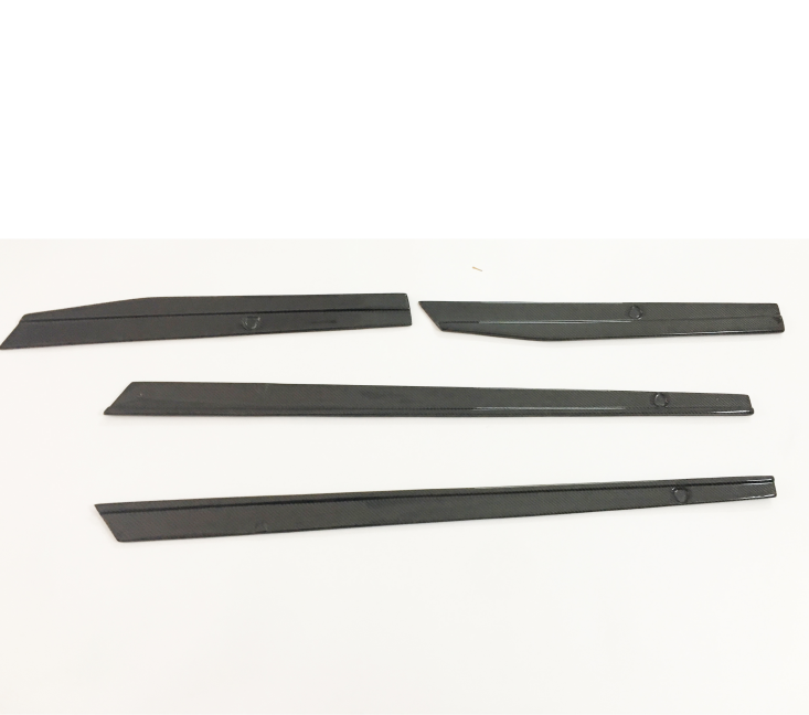 Golf 7 gti R carbon side skirt in 4pcs