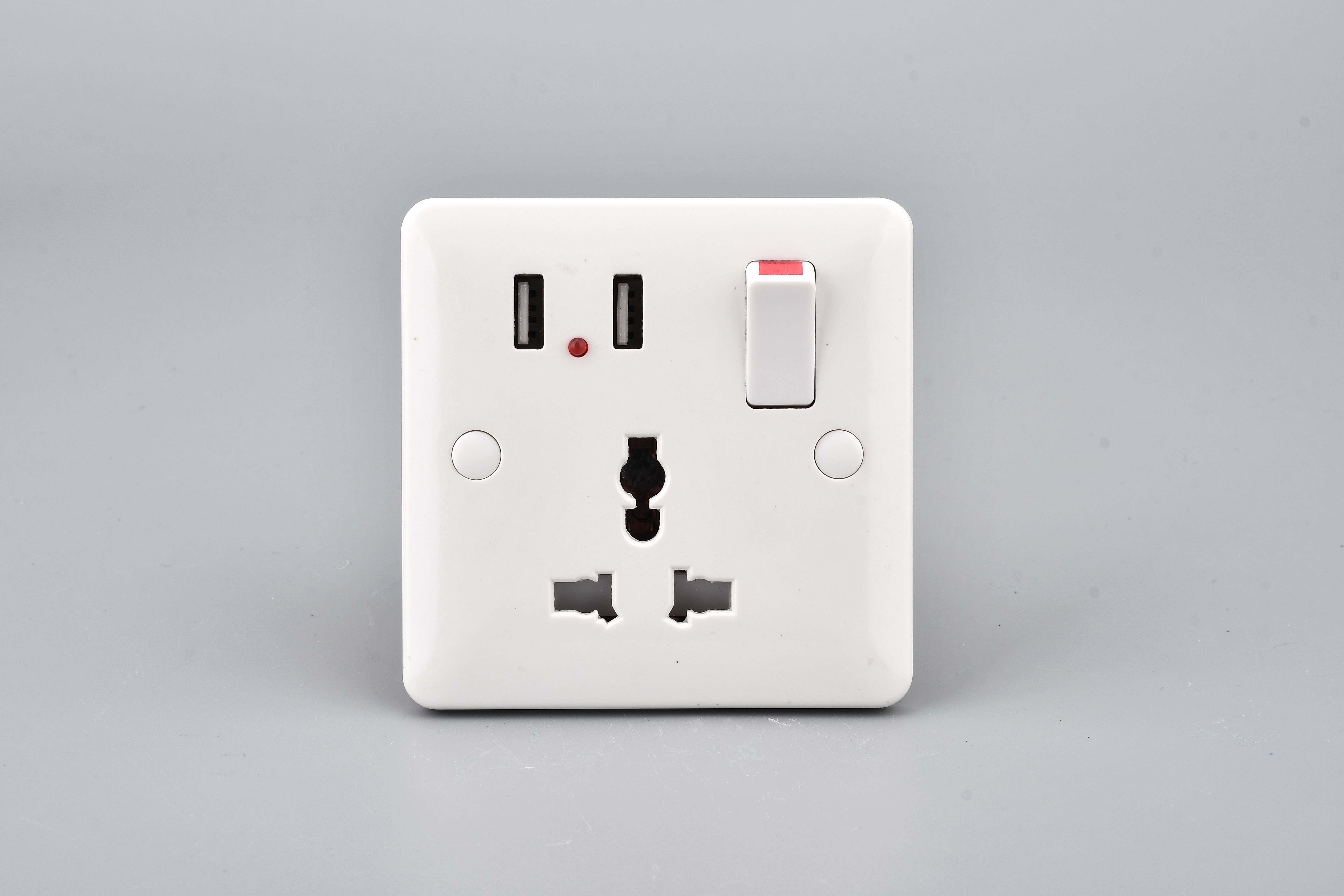 13A multi socket with usb charger