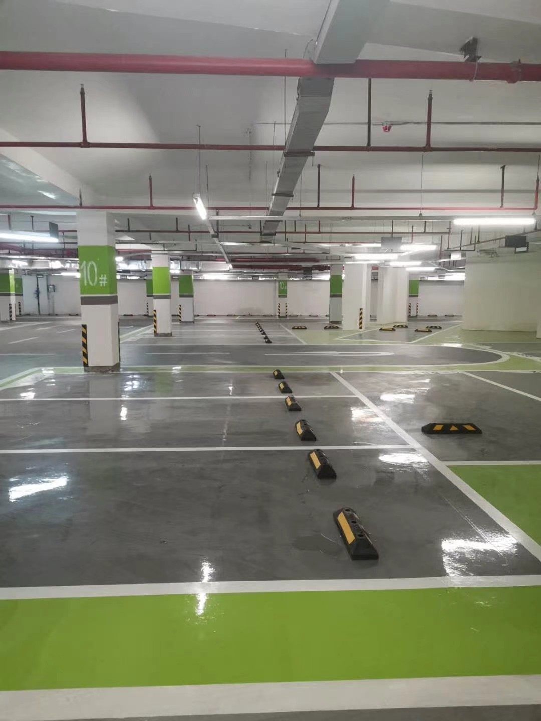 融创首府地下4万平米停车场地坪漆水性环氧地坪工程项目