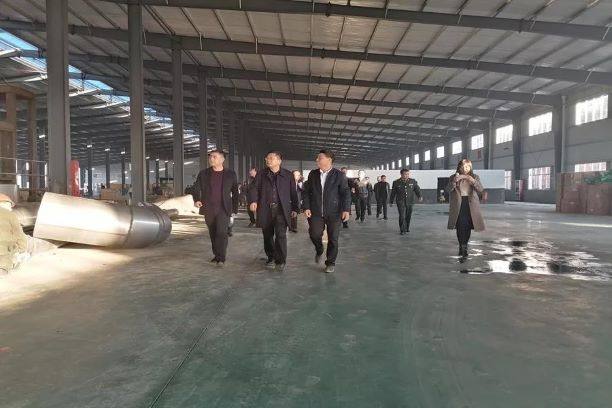 Review achievements: Secretary of the County Party Committee visited Pingxiang Pingnan insulator Co., Ltd