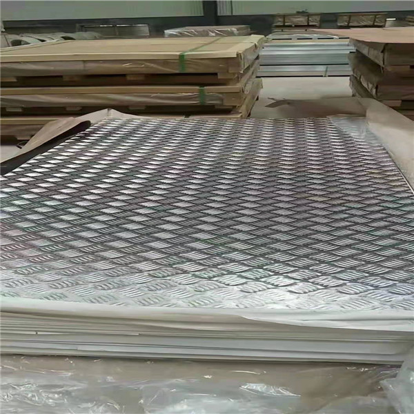 Diamond aluminum plate