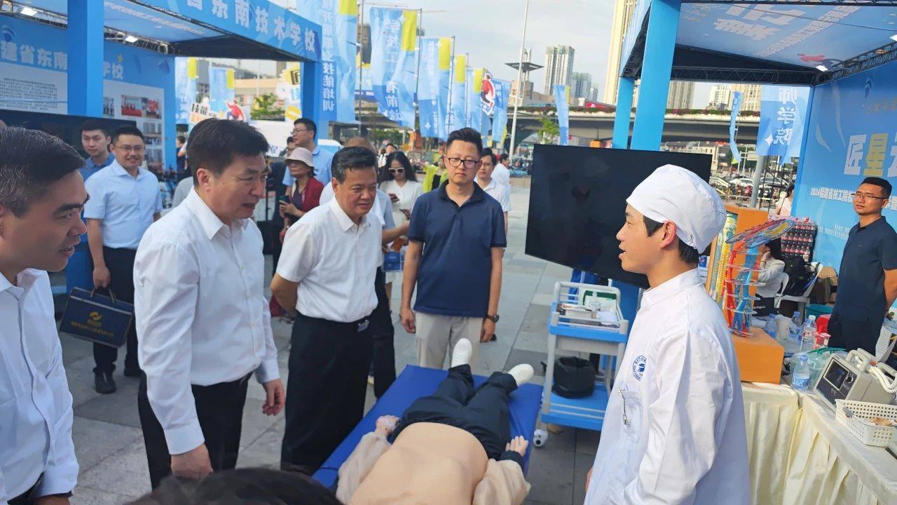 我校参加职业教育活动周技能展示