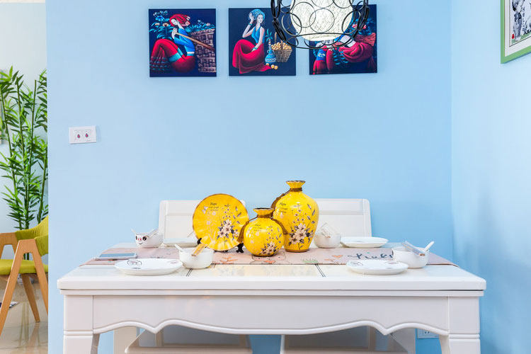 Painting associations from all over the world visited our store for inspection